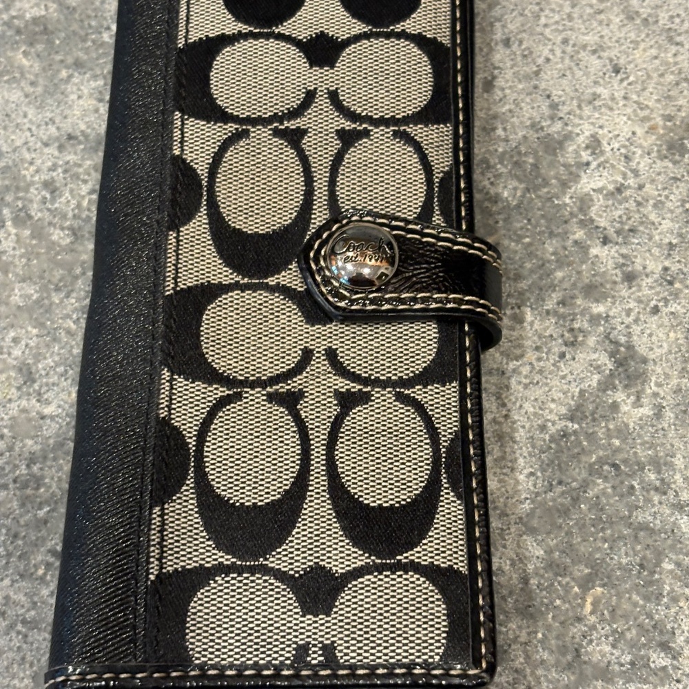 Coach Signature C Canvas Crossbody And Matching W… - image 3